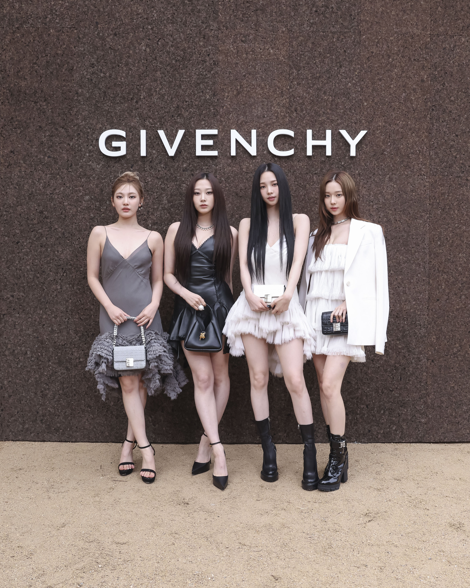 221004_givenchy_JP.jpg